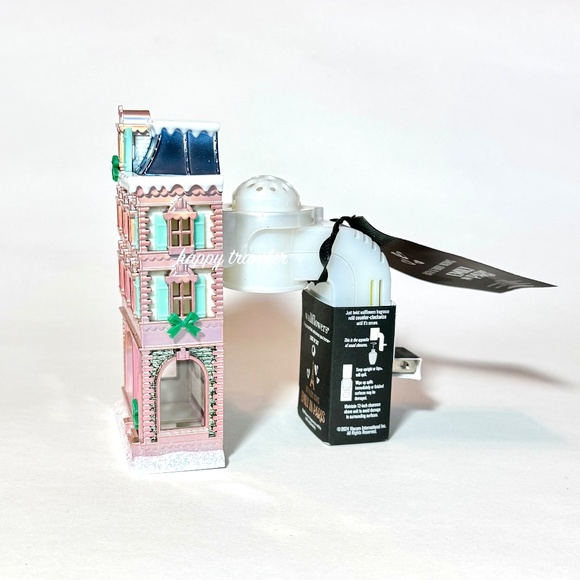 Paris Christmas Bakery BAKESHOP Projector Wallflowers Plug - Picture 3 of 9